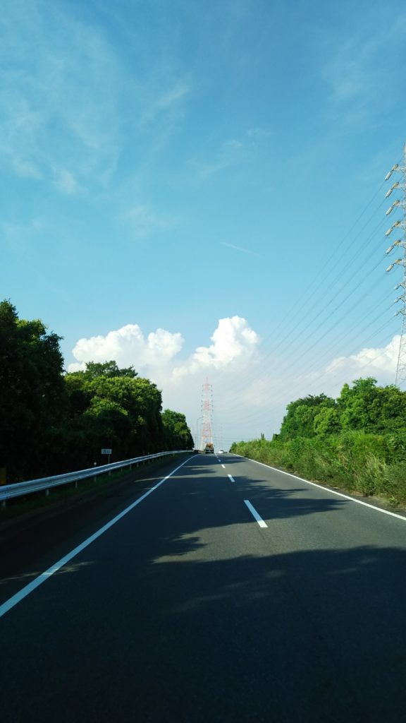 夏空の夏らしい雲