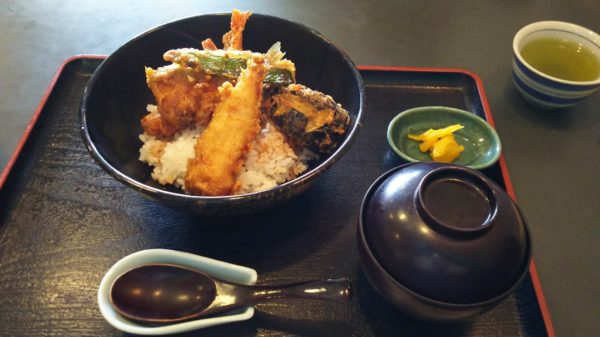 半田市清城町の天市 天丼